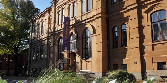 Vy över Kulturlabbets byggnad i Skövde.